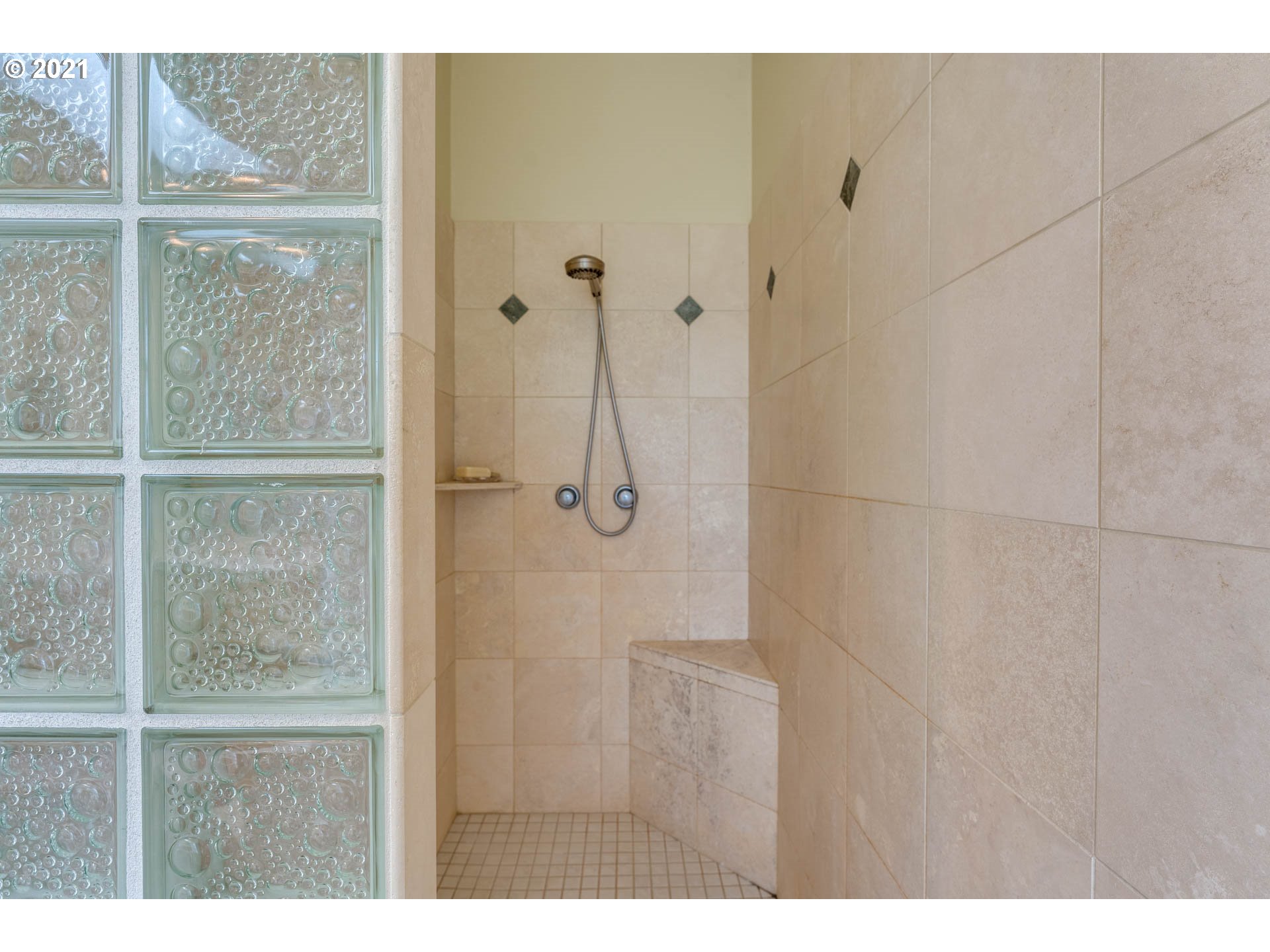 27603 Northeast 10th Avenue Ridgefield, WA 98642 - Photo 29 of 32 a bathroom with a shower