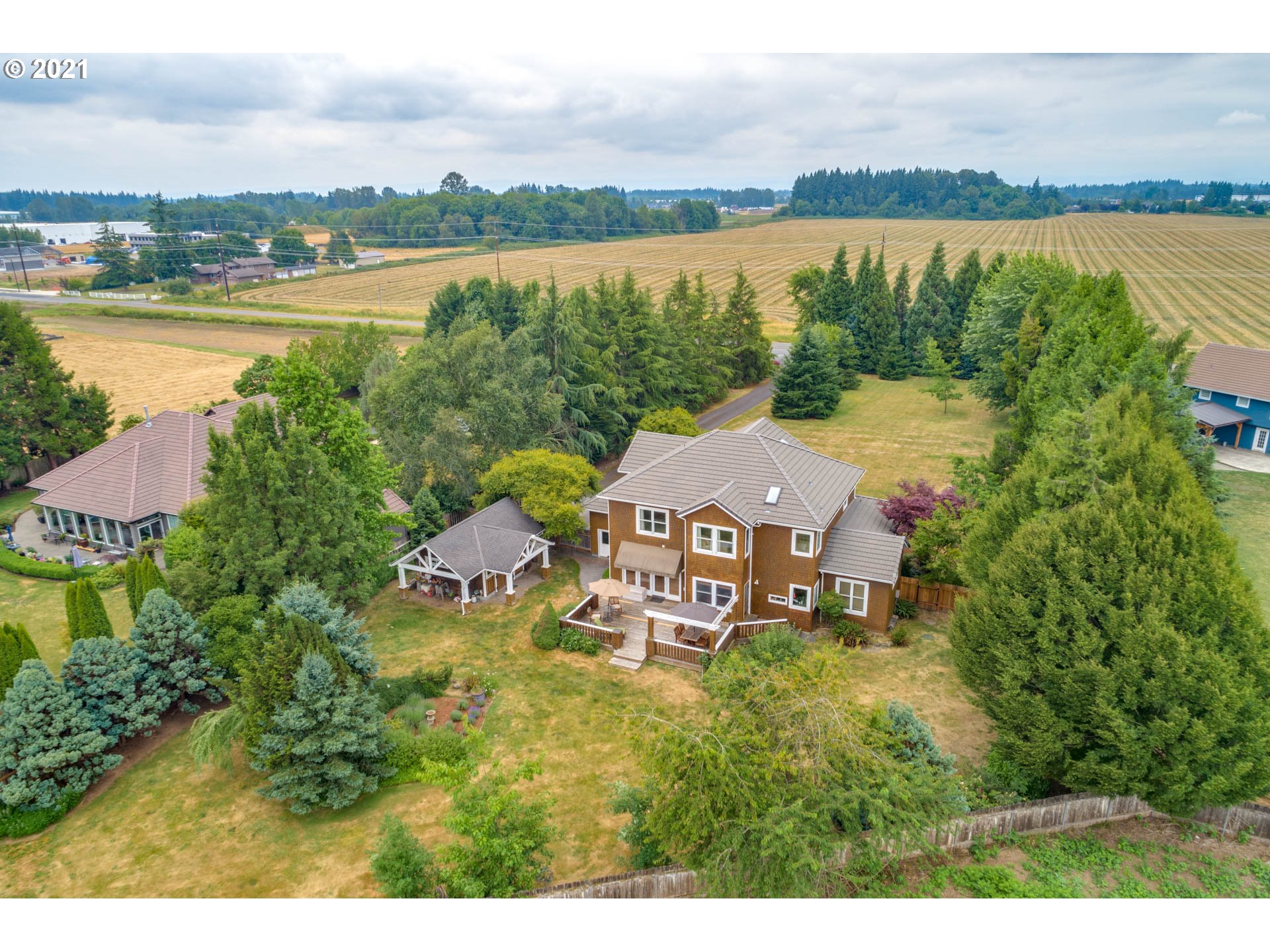 27603 Northeast 10th Avenue Ridgefield, WA 98642 - Photo 32 of 32 a view of a lake with houses in the back