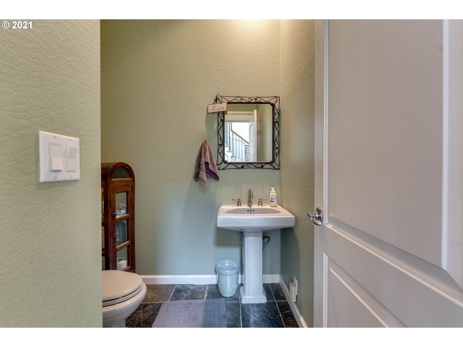 27603 Northeast 10th Avenue Ridgefield, WA 98642 - Photo 5 of 32 a bathroom with a sink and a mirror