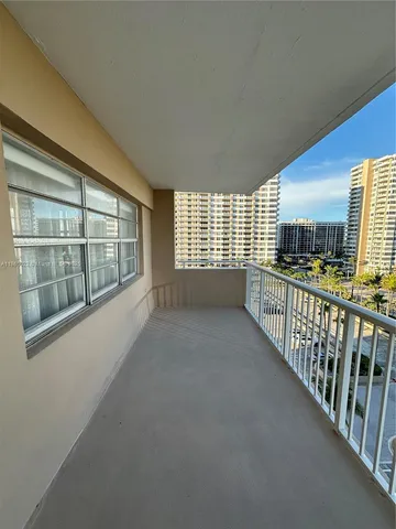 $740,000 | 1950 South Ocean Drive, Unit 7E, Hallandale Beach, FL 33009