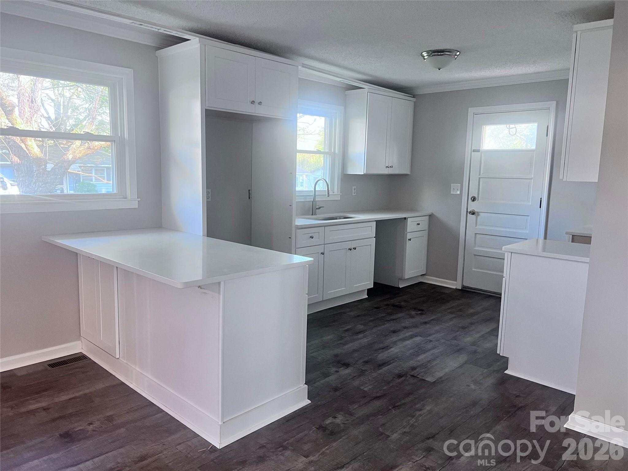 400 Chatham Avenue Gaffney, SC 29340 - Photo 3 of 9