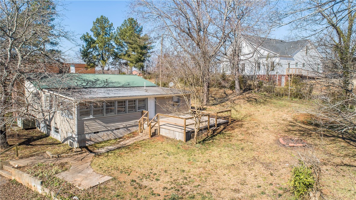 134 Hood Road Greenville, SC 29611 - Photo 13 of 19 Gallery Image 13
