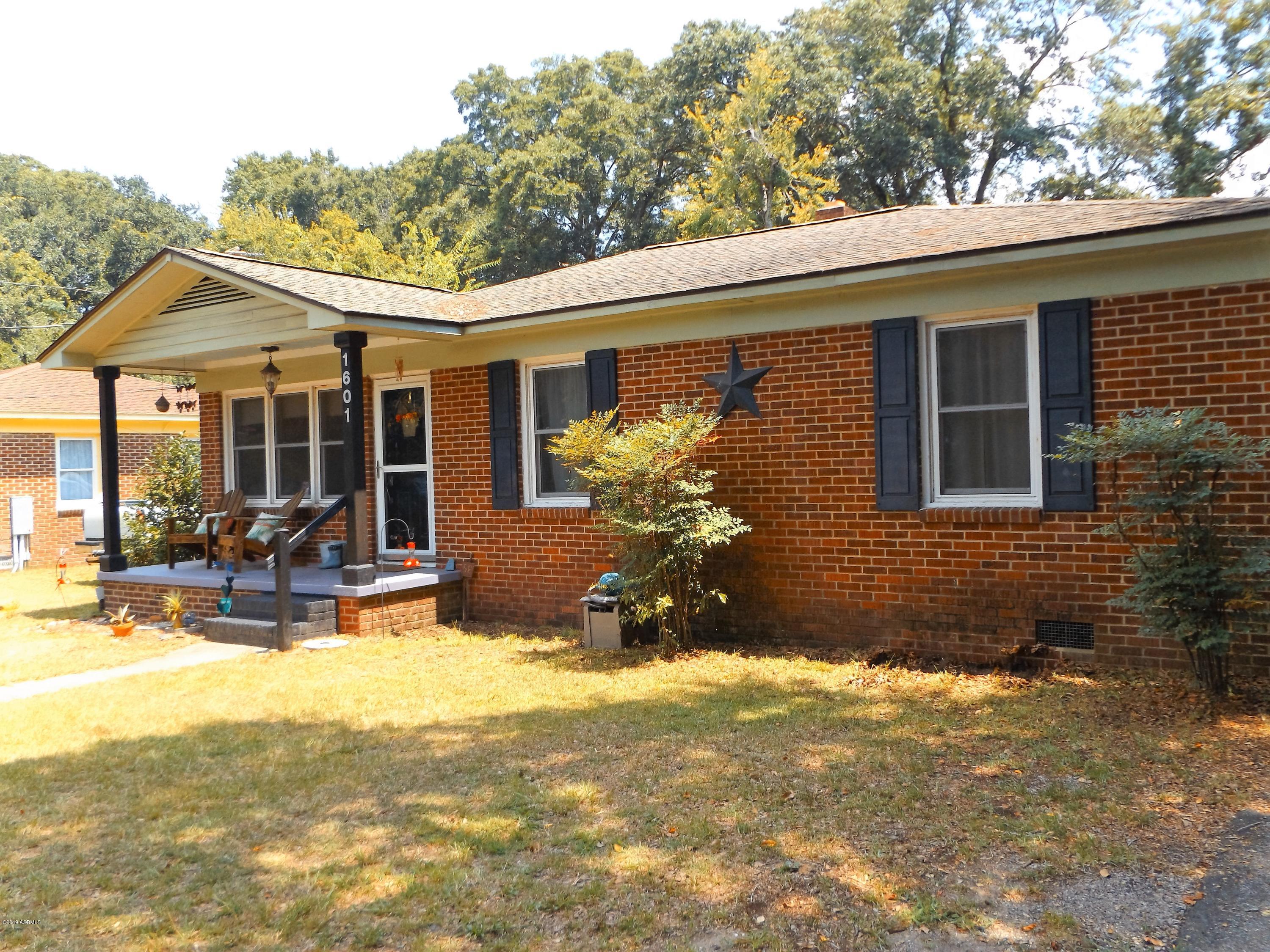 1601 State Rd S-7-202 Beaufort, SC 29902 - Photo 2 of 19 FR2