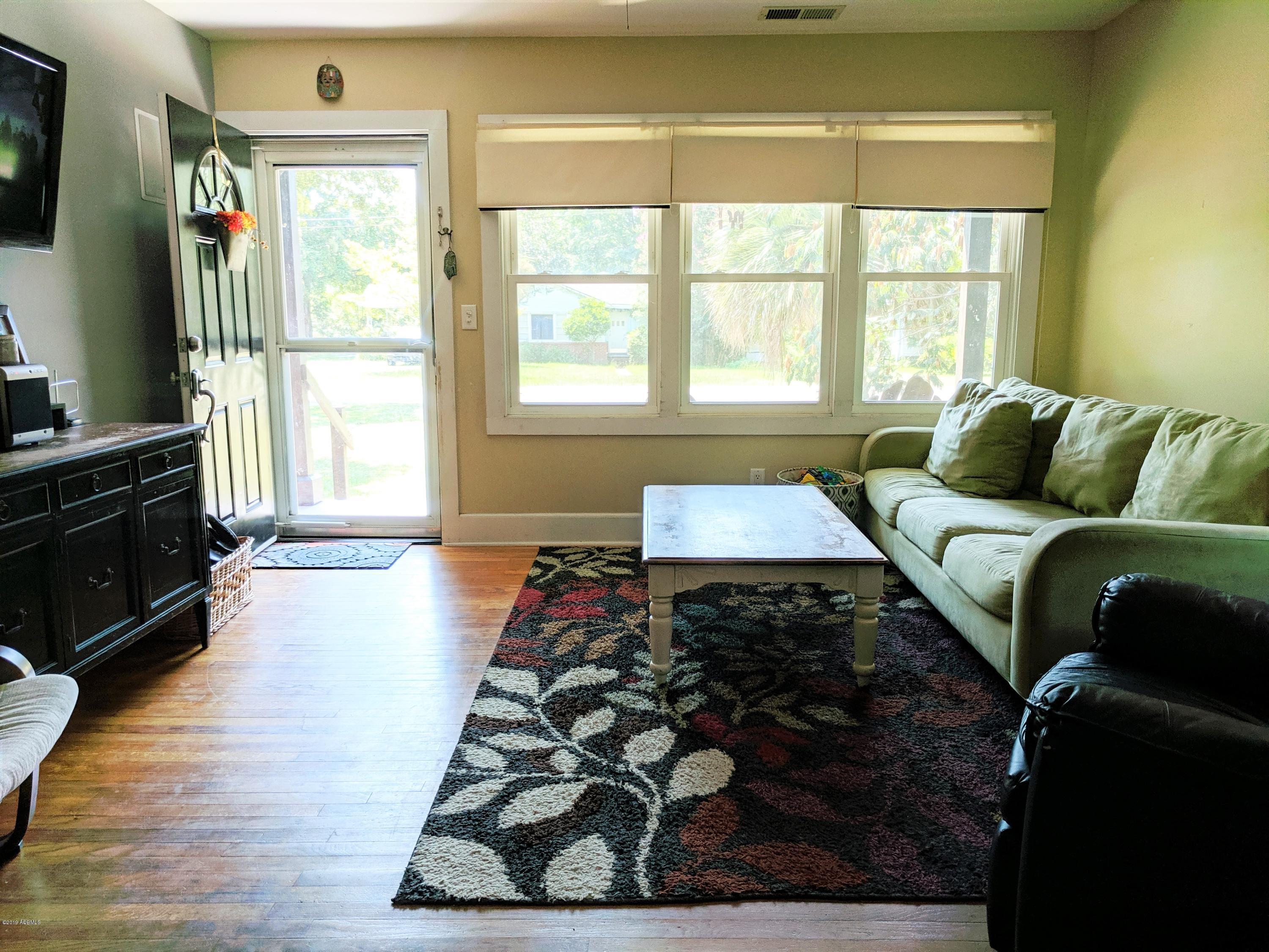 1601 State Rd S-7-202 Beaufort, SC 29902 - Photo 9 of 19 LR