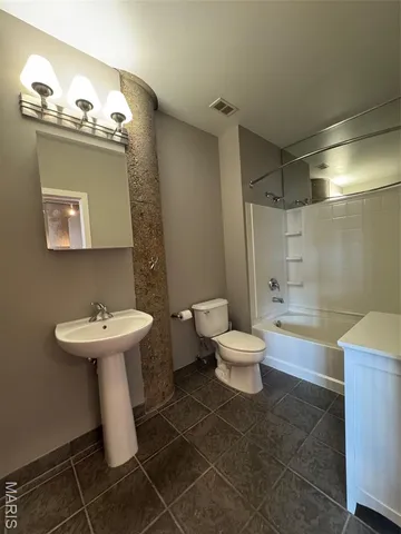 $149,900 | 2020 Washington Avenue, Unit 503, St. Louis, MO 63103