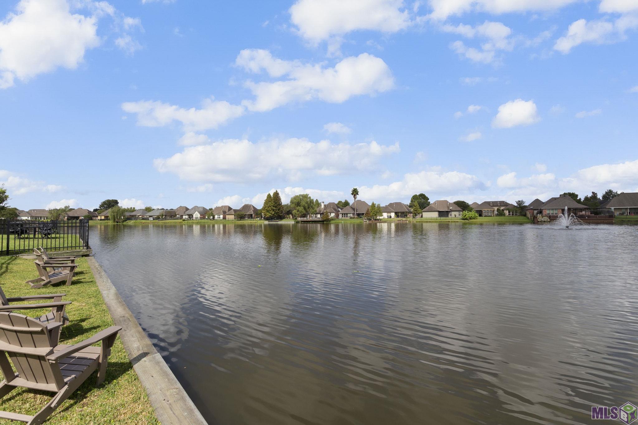 10819 Springtree Avenue Baton Rouge, LA 70810 - Photo 2 of 24 Gallery Image 2