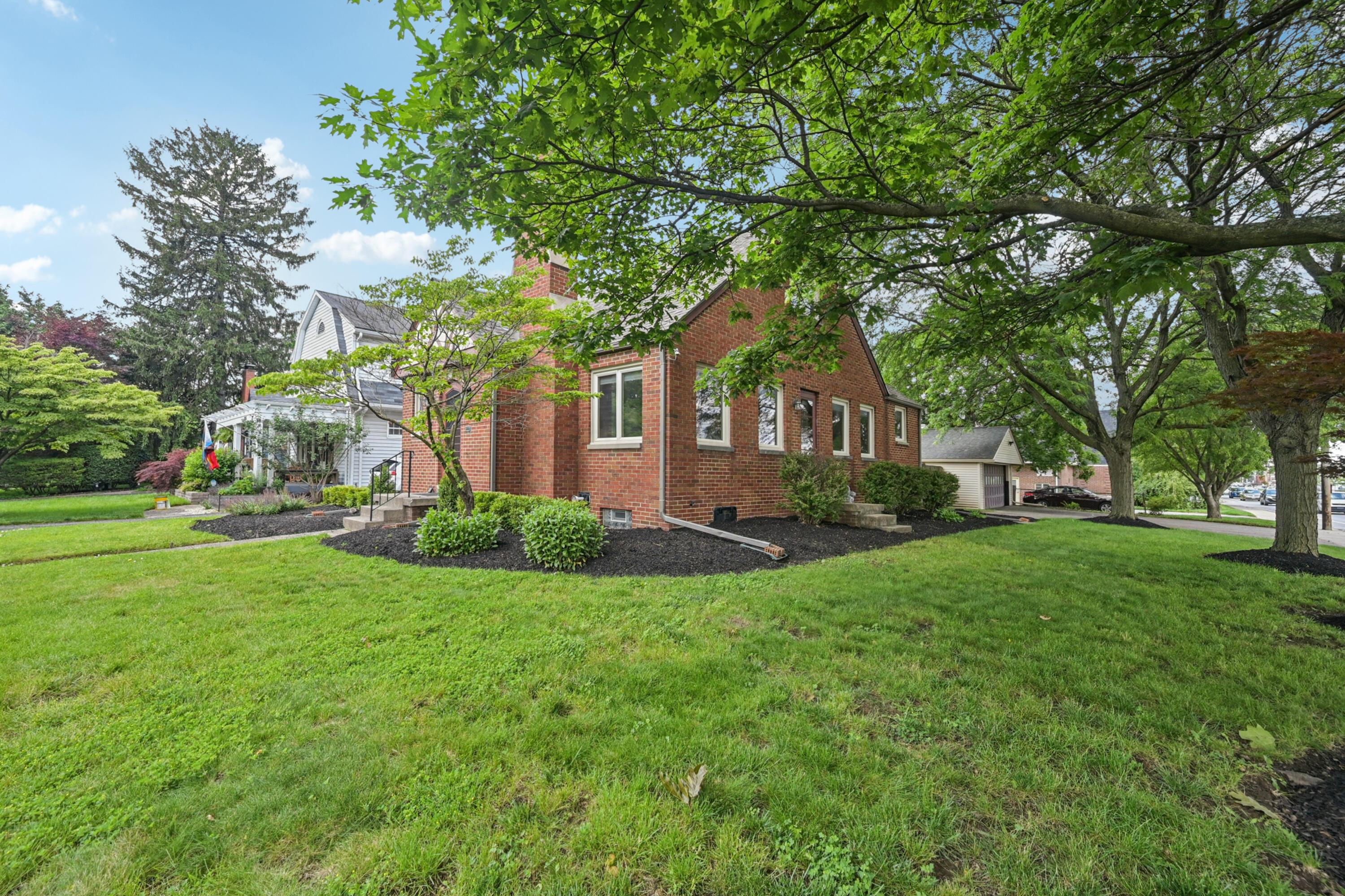 612 Fallis Road Columbus, OH 43214 - Photo 21 of 27 21-print-Fallis Rd-1106-051