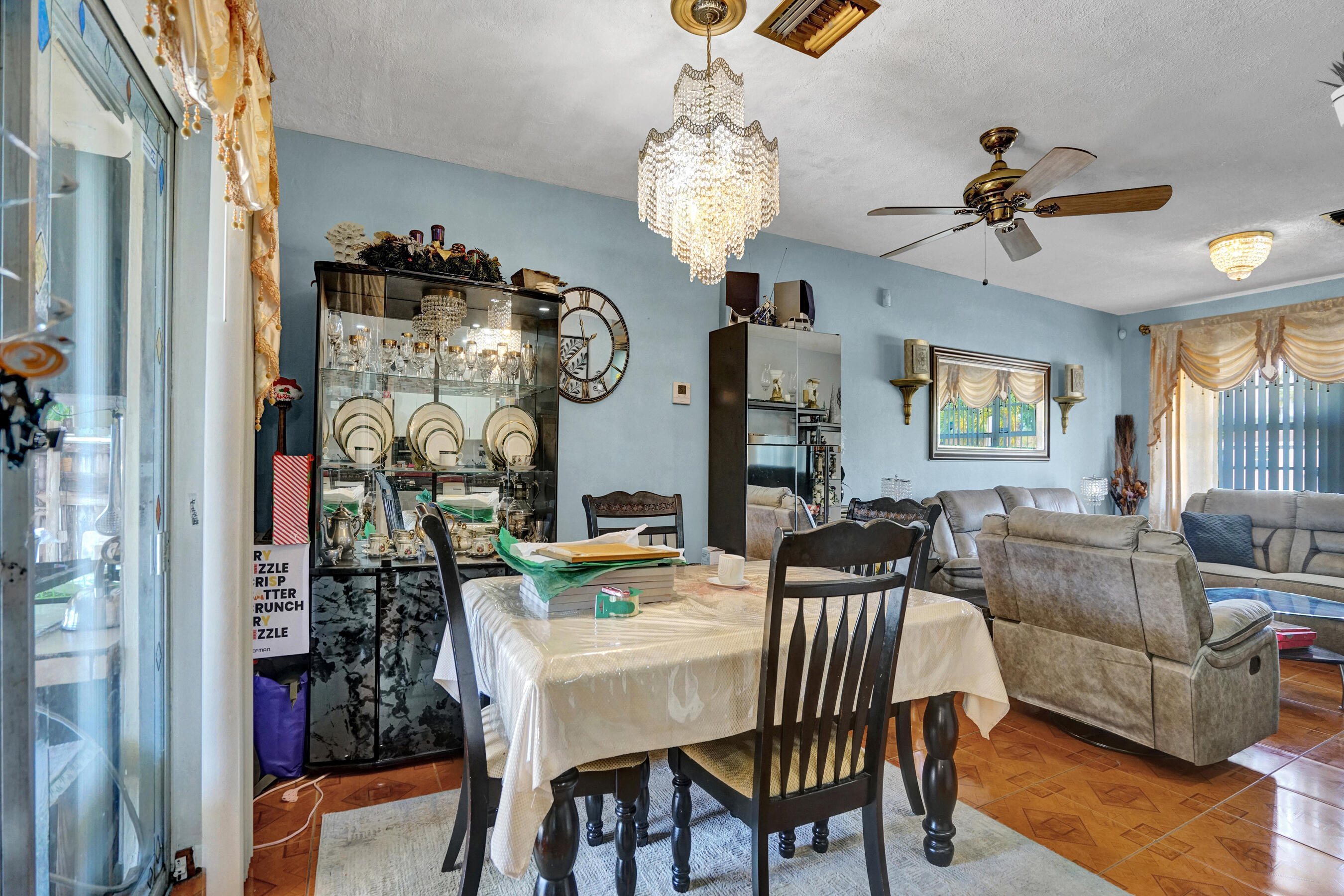 640 Northeast 24th Street Pompano Beach, FL 33064 - Photo 10 of 35 DSC05443