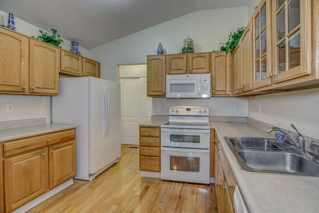 216 Misty Cove Way Cold Spring, KY 41076 - Photo 7 of 28 Gallery Image 7