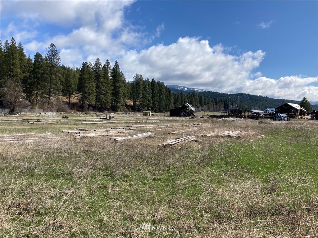 8513 Teanaway Road Cle Elum, WA 98922 - Photo 2 of 16 Gallery Image 2