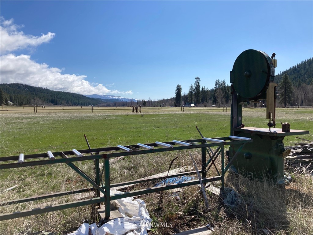 8513 Teanaway Road Cle Elum, WA 98922 - Photo 14 of 16 Gallery Image 14