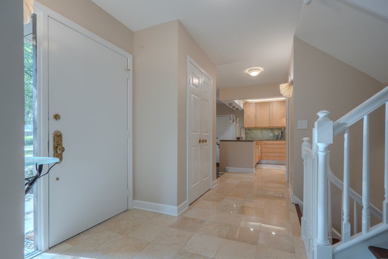 33 Park Lane Park Ridge, IL 60068 - Photo 4 of 52 Gallery Image 4