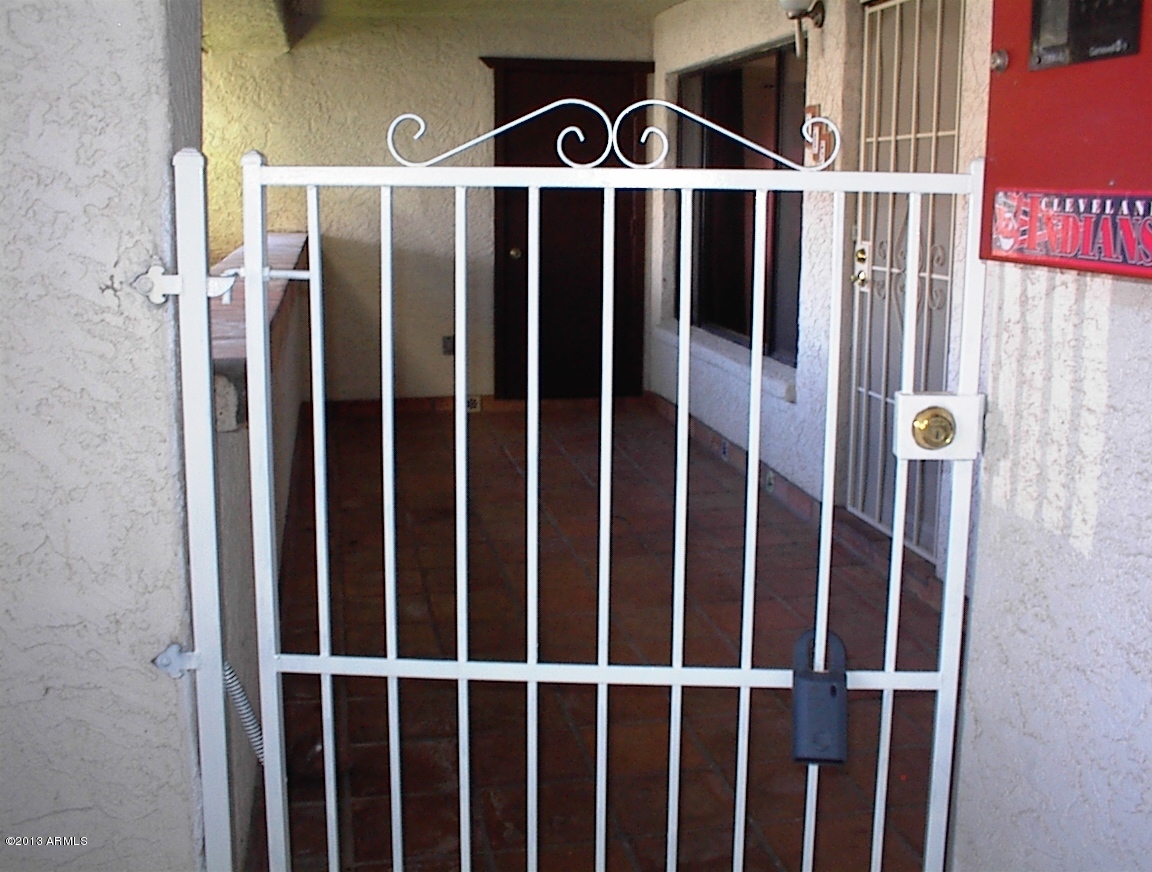 214 East Ruth Avenue, Unit 113 Phoenix, AZ 85020 - Photo 3 of 16 DSC00782