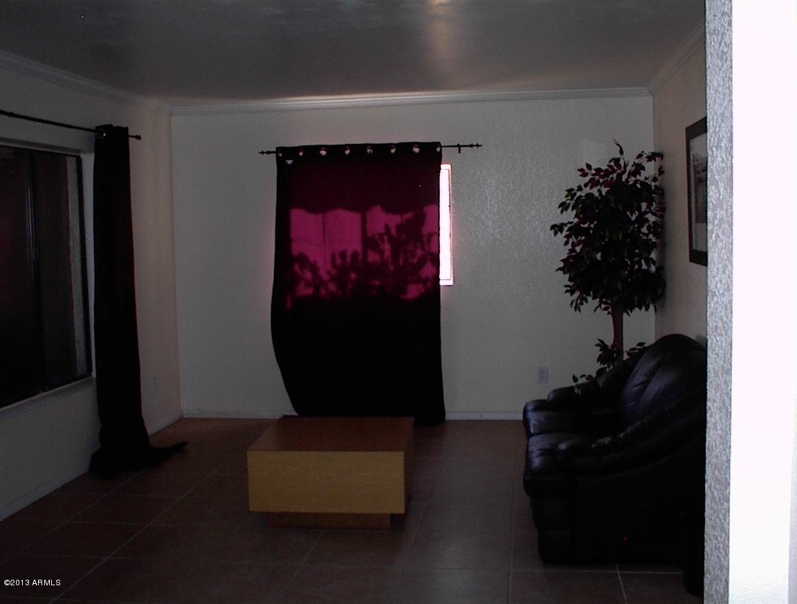 214 East Ruth Avenue, Unit 113 Phoenix, AZ 85020 - Photo 10 of 16 DSC00787