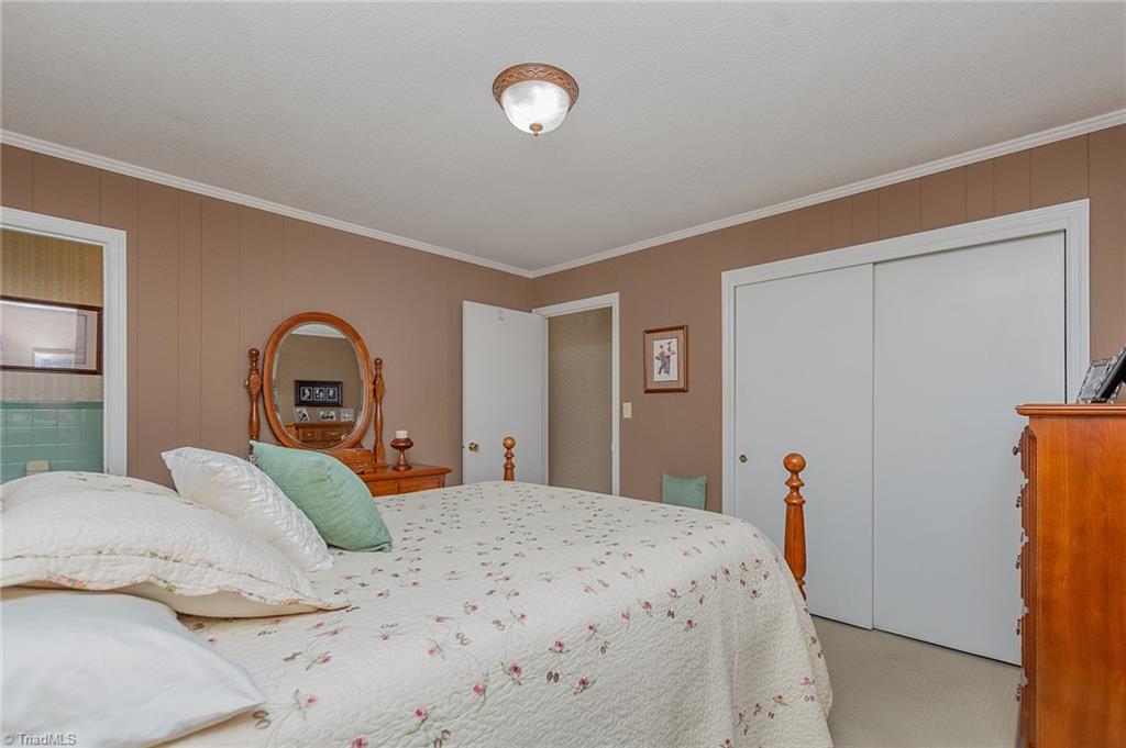 421 Dove Point Lexington, NC 27295 - Photo 13 of 40