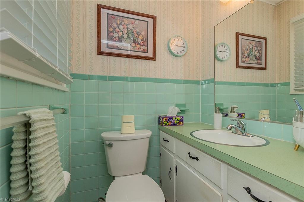 421 Dove Point Lexington, NC 27295 - Photo 15 of 40