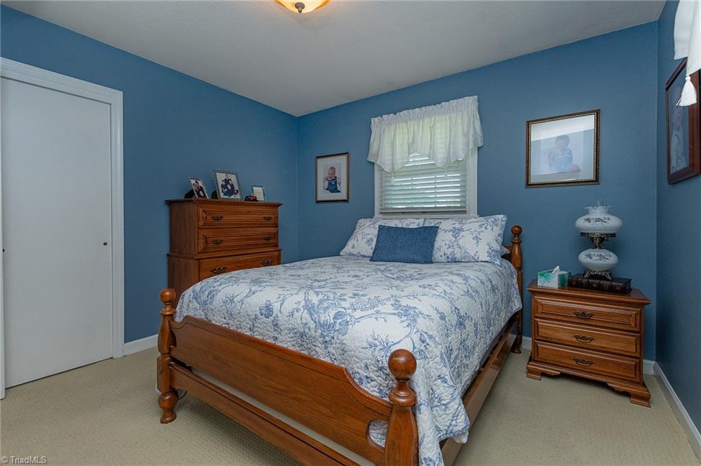 421 Dove Point Lexington, NC 27295 - Photo 17 of 40