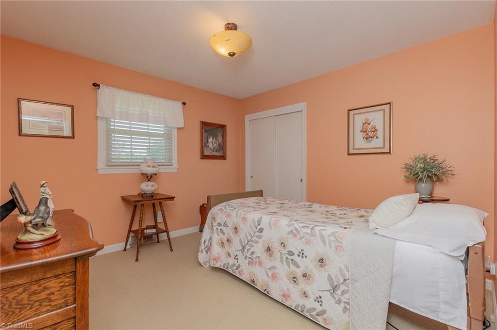 421 Dove Point Lexington, NC 27295 - Photo 18 of 40