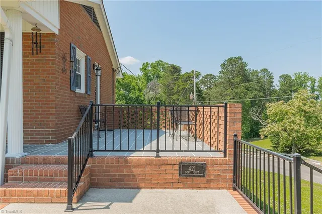 $375,000 | 421 Dove Point, Lexington, NC 27295