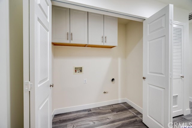 1050 Spazier Avenue, Unit 5 Glendale, CA 91201 - Photo 22 of 27 a view of cabinets