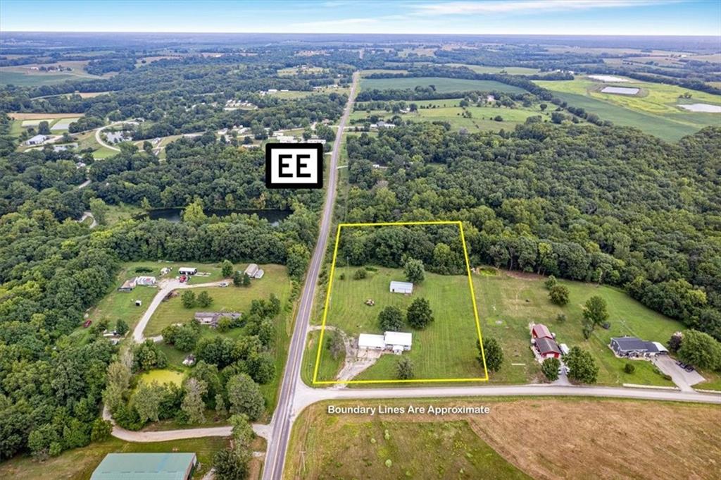 6527 Southeast Smith Road Cameron, MO 64429 - Photo 16 of 48