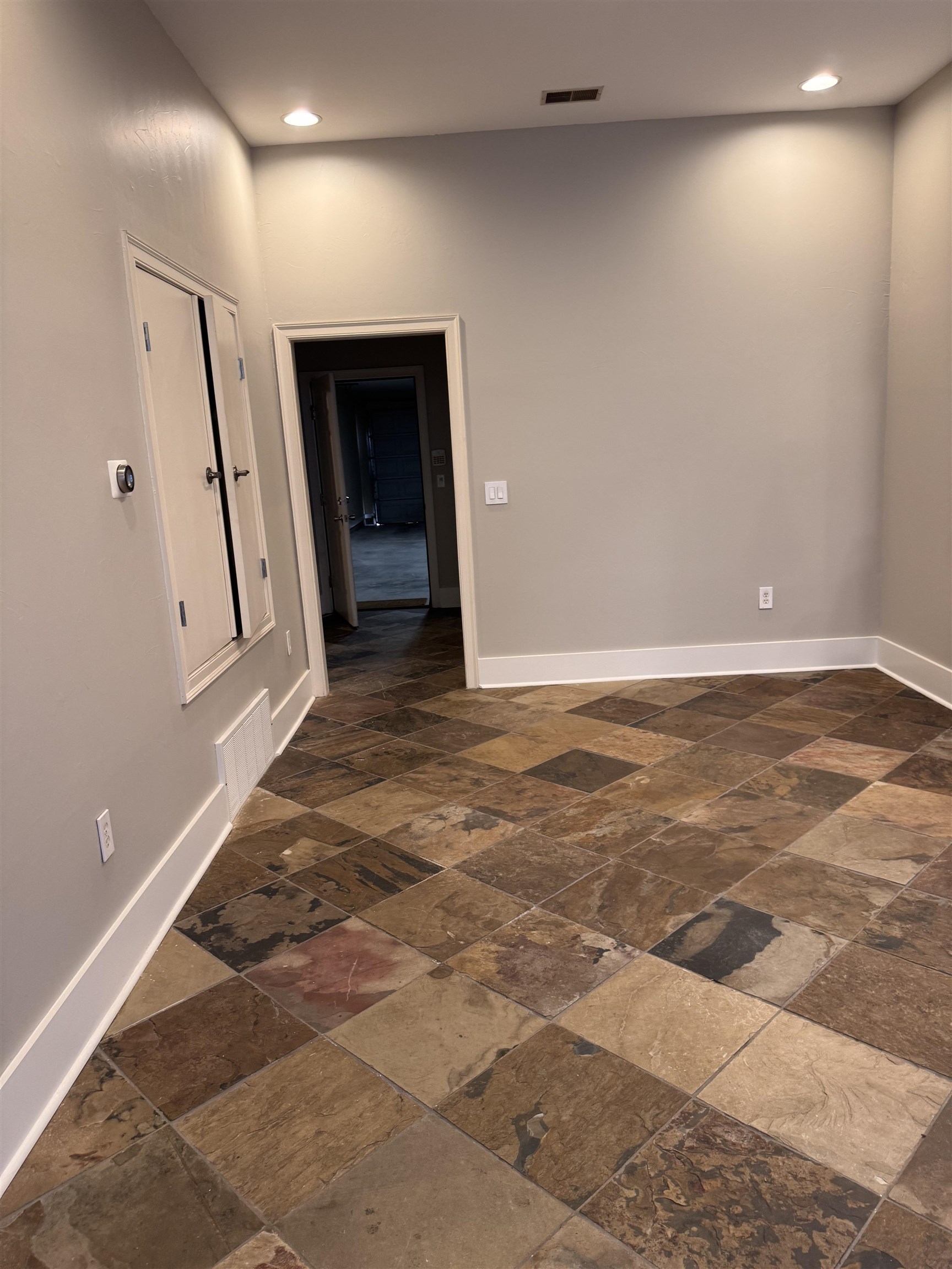 620 Tennessee Street Memphis, TN 38103 - Photo 21 of 34 a view of an empty room