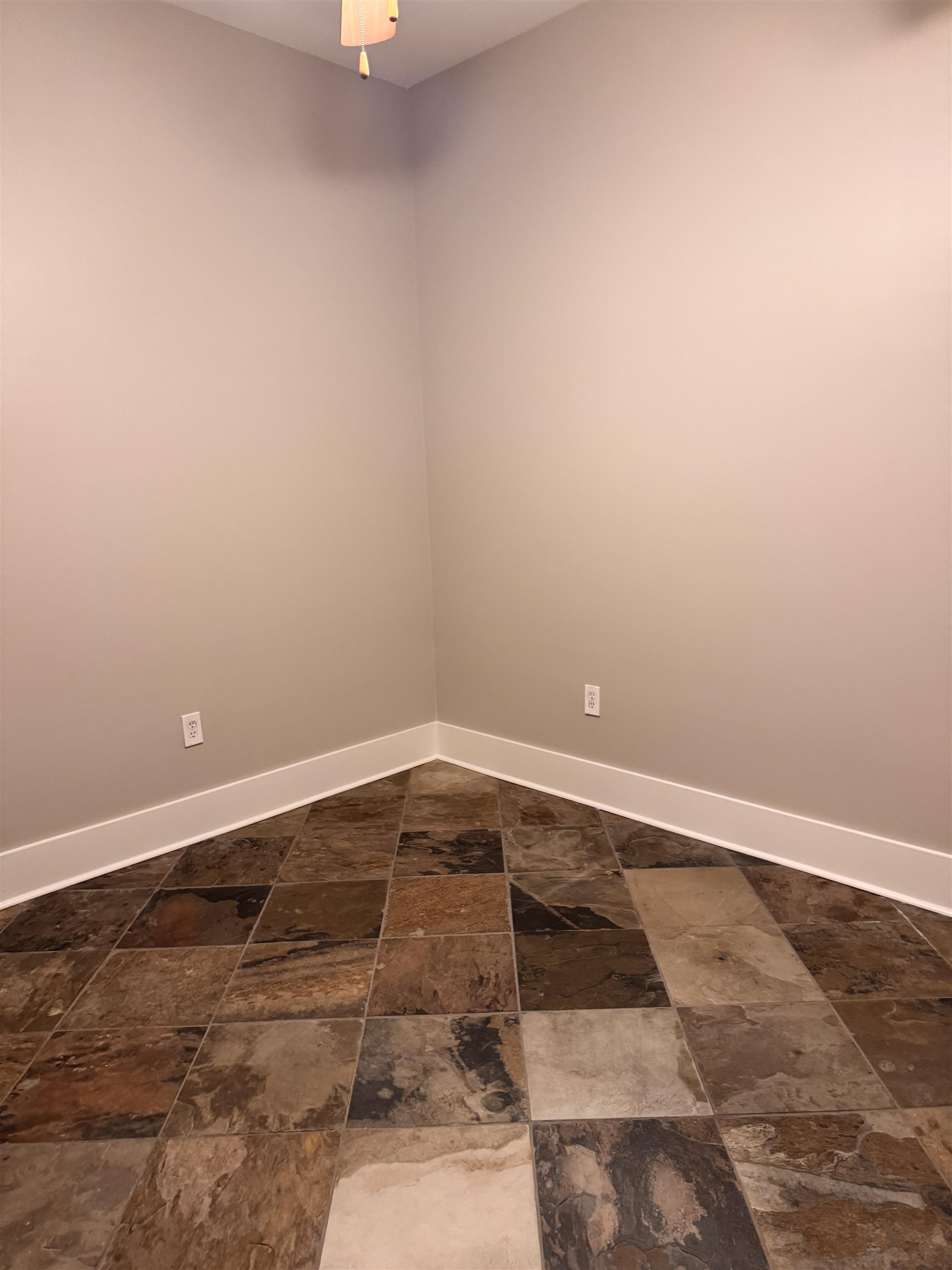 620 Tennessee Street Memphis, TN 38103 - Photo 25 of 34 a view of a room with an empty space