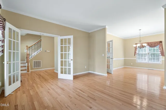 $725,000 | 302 Peachtree Point Court, Cary, NC 27513