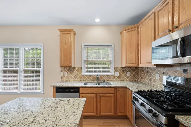 $725,000 | 302 Peachtree Point Court, Cary, NC 27513