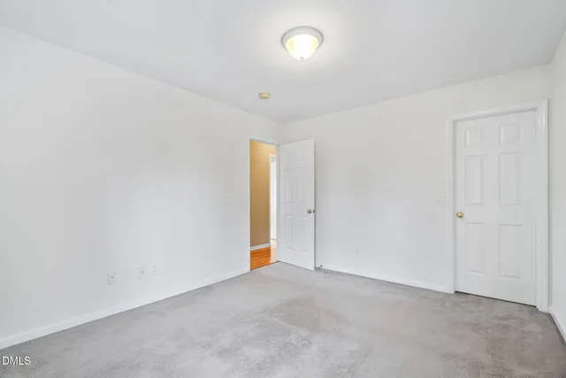 $725,000 | 302 Peachtree Point Court, Cary, NC 27513