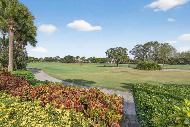 $779,000 | 2386 Saratoga Bay Drive, West Palm Beach, FL 33409