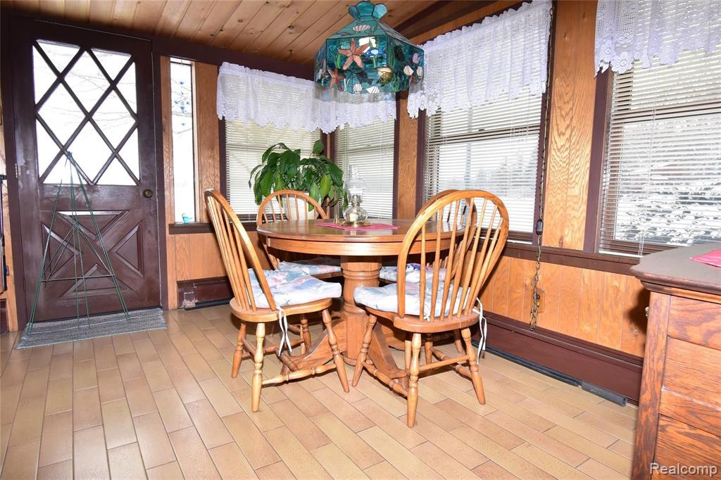 9421 Anne Street Pinckney, MI 48169 - Photo 7 of 26