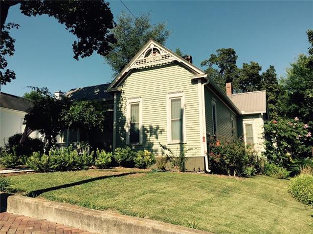 403 North Oak Street Springfield, TN 37172 - Photo 2 of 20 a front view of a house with garden