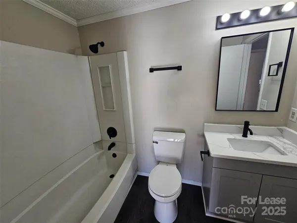 $1,705 | 9445 Lexington Circle, Unit D, Charlotte, NC 28213