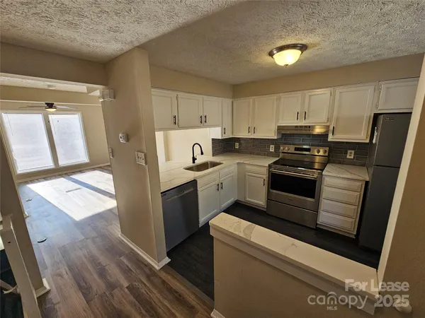 $1,705 | 9445 Lexington Circle, Unit D, Charlotte, NC 28213