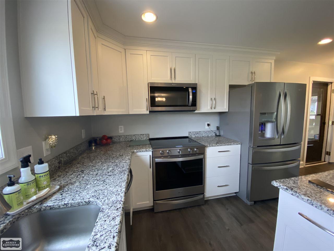 4212 Neuman Road St. Clair, MI 48079 - Photo 16 of 39 50029612-16.JPG