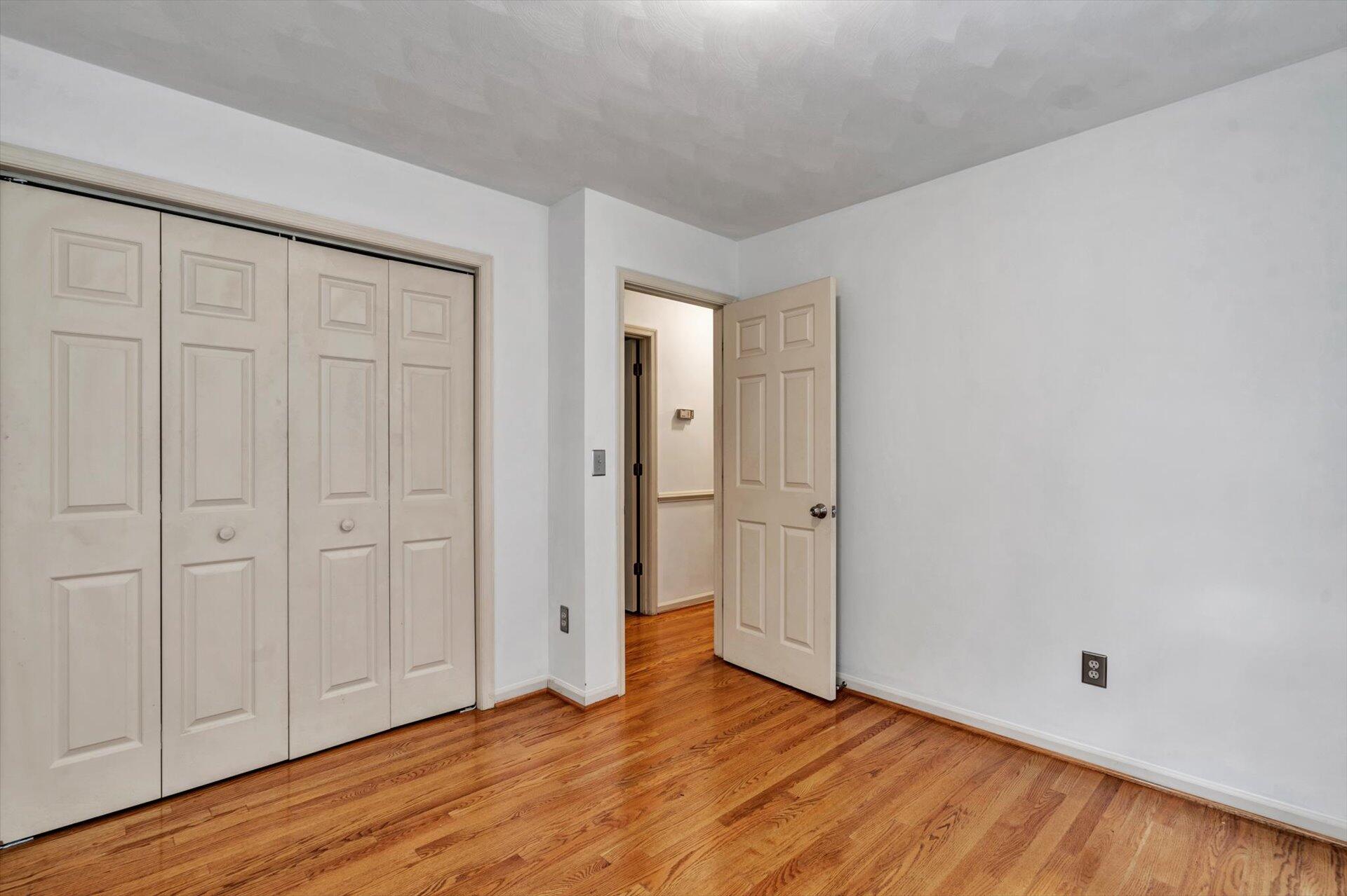 4915 Greenlee Road Southwest Roanoke, VA 24018 - Photo 23 of 42 Upper bedroom 3