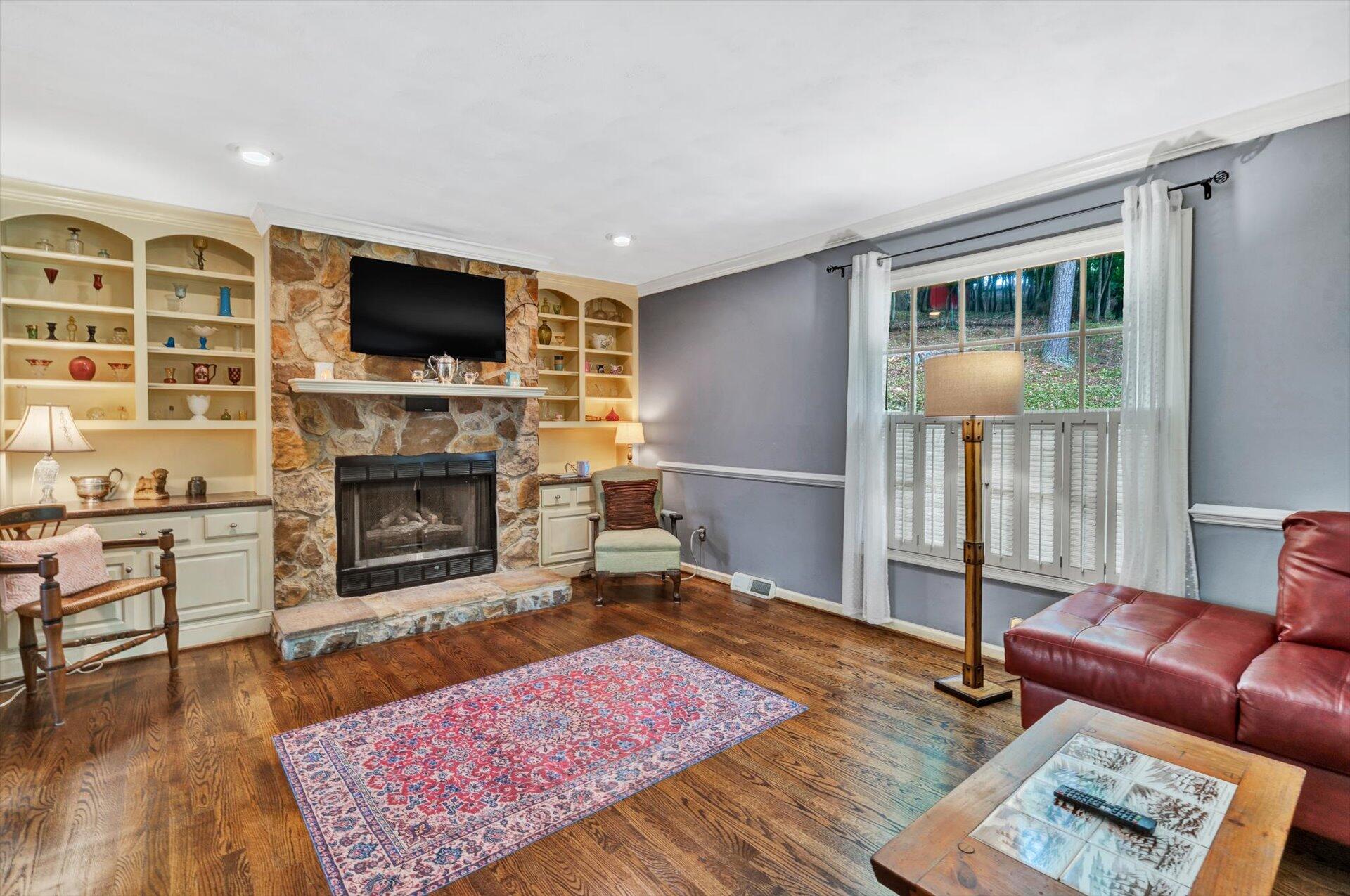 4915 Greenlee Road Southwest Roanoke, VA 24018 - Photo 10 of 42 Family Room 1