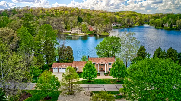 $895,000 | 3806 North Foxcliff Drive East, Martinsville, IN 46151