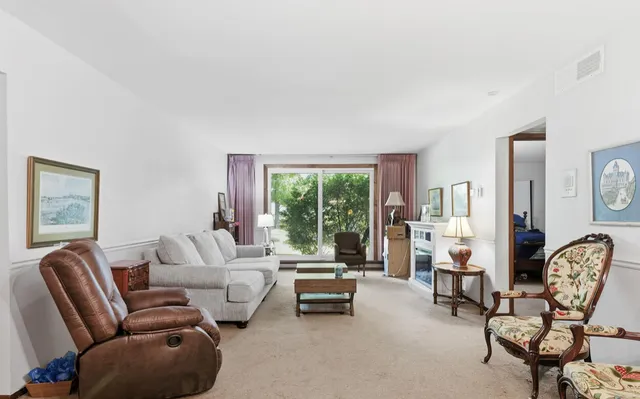 $97,000 | 3749 North 88th Street, Unit 104, Milwaukee, WI 53222