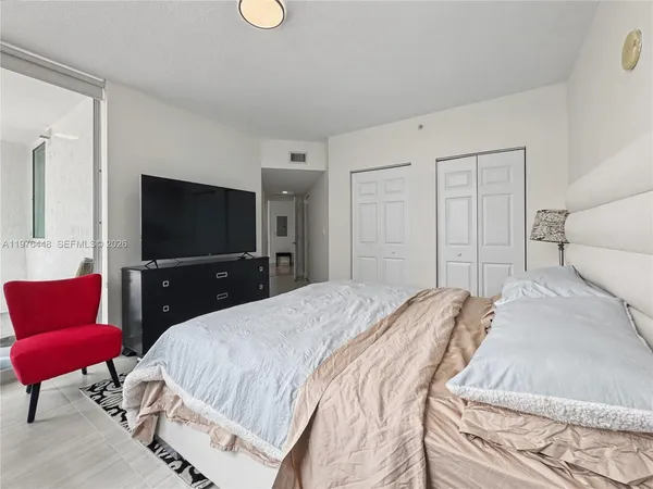 $3,950 | 1755 East Hallandale Beach Boulevard, Unit 2207E, Hallandale Beach, FL 33009