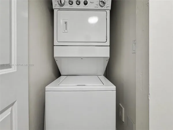 $3,950 | 1755 East Hallandale Beach Boulevard, Unit 2207E, Hallandale Beach, FL 33009