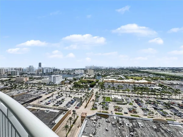 $3,950 | 1755 East Hallandale Beach Boulevard, Unit 2207E, Hallandale Beach, FL 33009