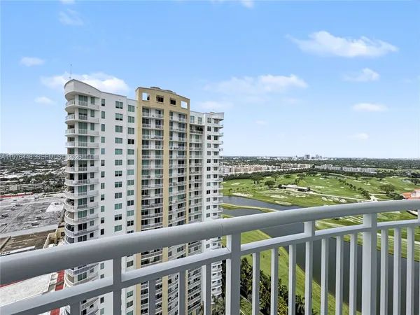 $3,950 | 1755 East Hallandale Beach Boulevard, Unit 2207E, Hallandale Beach, FL 33009