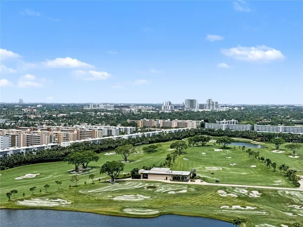 $3,950 | 1755 East Hallandale Beach Boulevard, Unit 2207E, Hallandale Beach, FL 33009