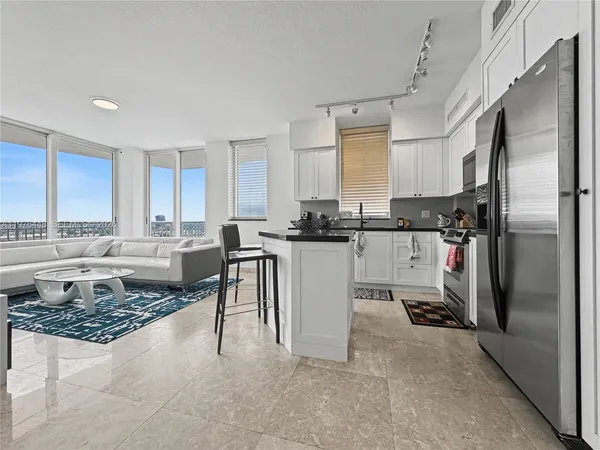 $3,950 | 1755 East Hallandale Beach Boulevard, Unit 2207E, Hallandale Beach, FL 33009