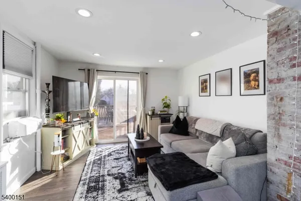 $2,600 | 34 Ashwood Avenue, Unit 2, Summit, NJ 07901