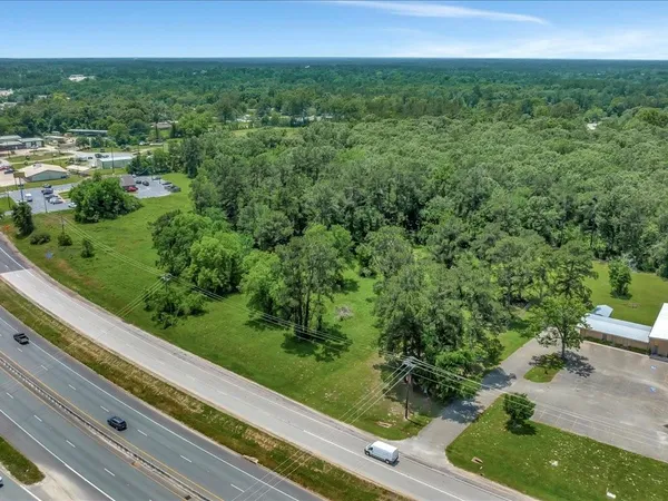 $998,000 | 410 South Medford Drive, Lufkin, TX 75901