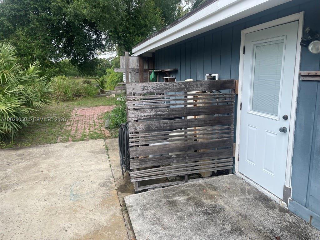 6703 Oneco Way Fort Pierce, FL 34951 - Photo 8 of 20 Water treatment shed