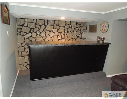 85 Conduit Way Colonia, NJ 07067 - Photo 14 of 20 Gallery Image 14